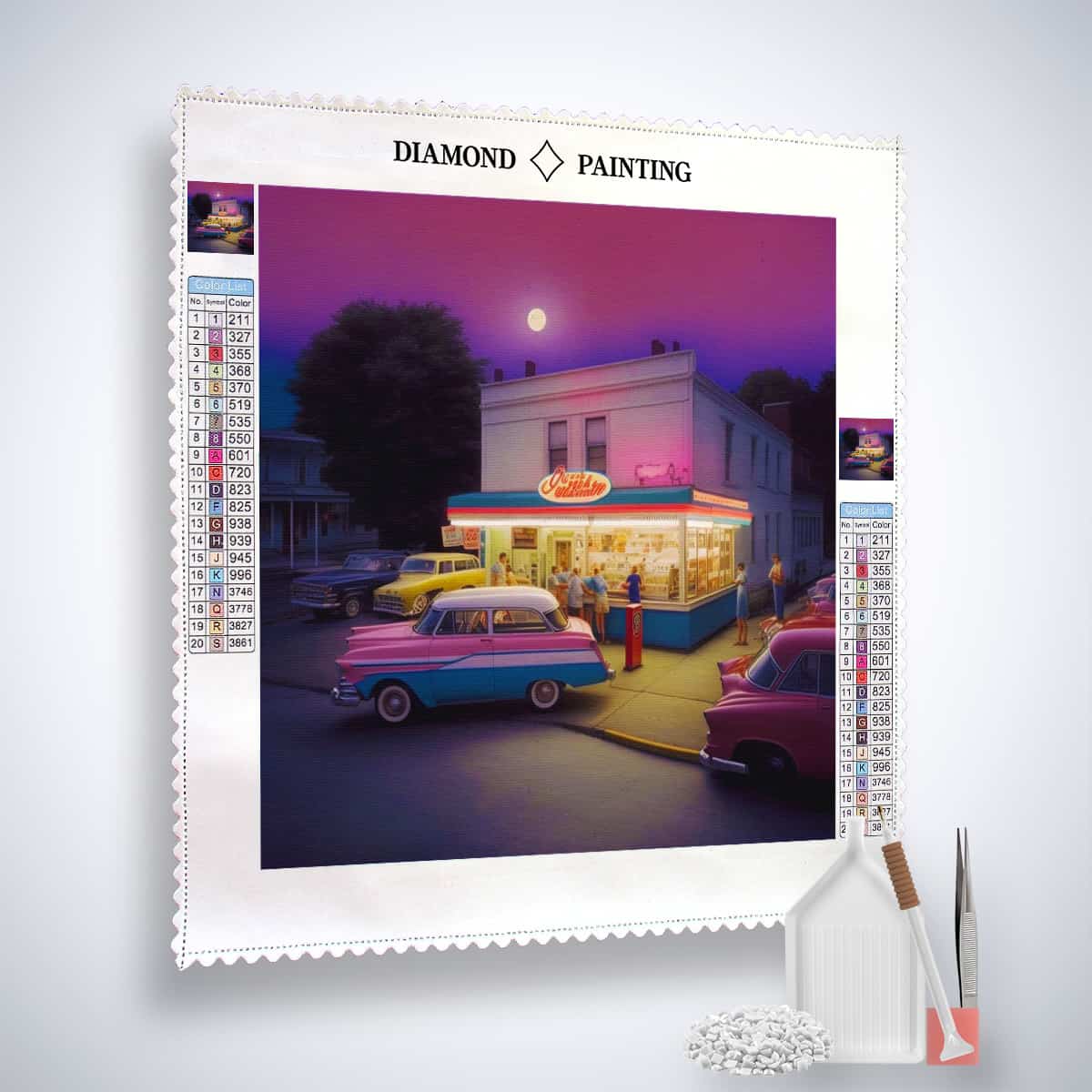 Diamond Painting Kit "Zeitreise an der Zapfsäule" featuring a vintage car scene at a gas station under a purple sky.