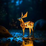 Leuchtendes Reh im Wald bei Nacht - Diamond Painting Kunstwerk mit funkelnden Acryl Diamonds, faszinierendes Motiv auf Profi-Leinwand.