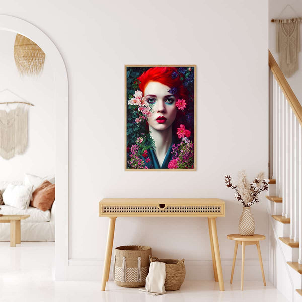 Malen nach Zahlen - Frau mit roten Haaren und Blumen, eingerahmt und an einer Wand in einem modern dekorierten Raum.