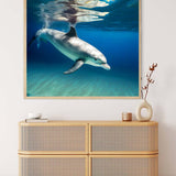 Wandkunstbild Malen nach Zahlen - Delfin schwimmt, perfekt für eine beruhigende und entspannende Raumdekoration.