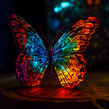 AB Diamond Painting - Schmetterling Frontal bei Nacht, leuchtende Farben auf schwarzem Hintergrund
