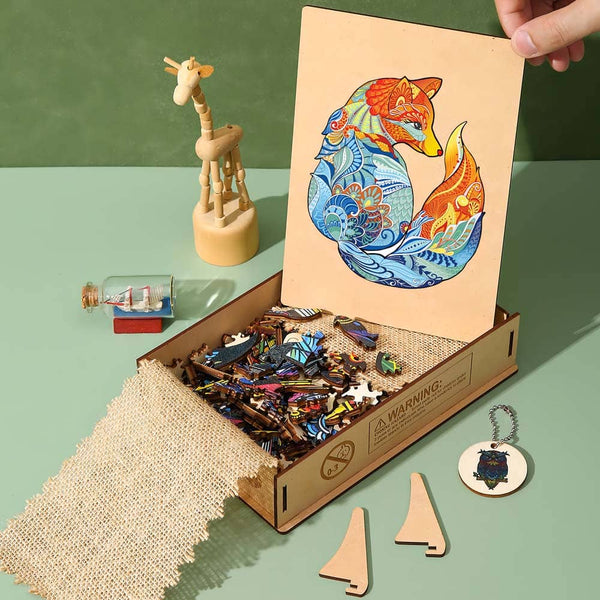 Umweltfreundliches Holzpuzzle - Katze und Blumen - Lasergestanzt, in stilvoller Geschenkverpackung mit Zubehör dargestellt.