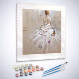 Malen nach Zahlen - Frau mit weißem Kleid, Schmetterlinge und Blumen - hochwertige Leinwand - menschen, neue_bilder, quadratisch, schmetterling