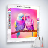 AB Diamond Painting - Unzertrennliche, zwei bunte Papageien auf einem Ast, funkelnde Mosaikkunst, perfekt für künstlerische Kreationen.