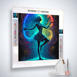 Diamond Painting Kit - Frau mit schönem Kleid in der Nacht, enthaltene Zubehörteile, leuchtende Acryl Diamonds und Profi-Leinwand.