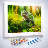 Malen nach Zahlen Chamäleon in Grün. DIY Painting Kit with numbered paints, brushes, and relaxing green chameleon design for art therapy.
